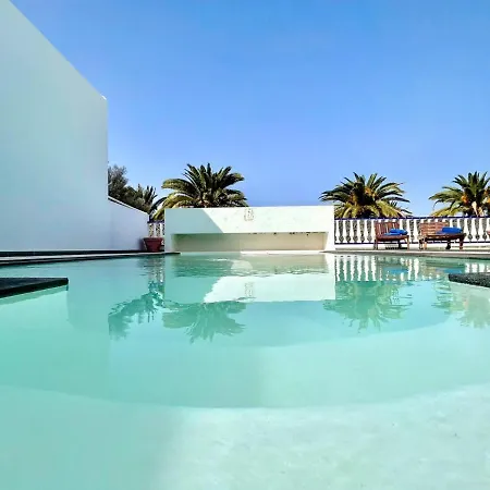 Con Piscina Privada Y Terraza En Lanzarote Villa *