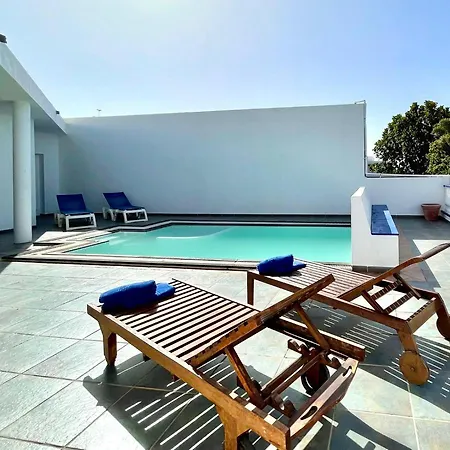 Villa Con Piscina Privada Y Terraza En Lanzarote Puerto Calero