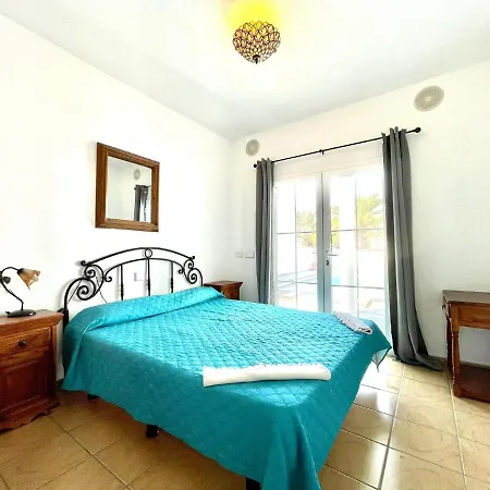 Villa Con Piscina Privada Y Terraza En Lanzarote Puerto Calero