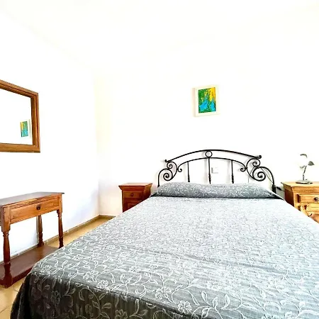 Con Piscina Privada Y Terraza En Lanzarote Villa