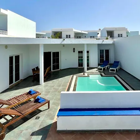 Con Piscina Privada Y Terraza En Lanzarote *