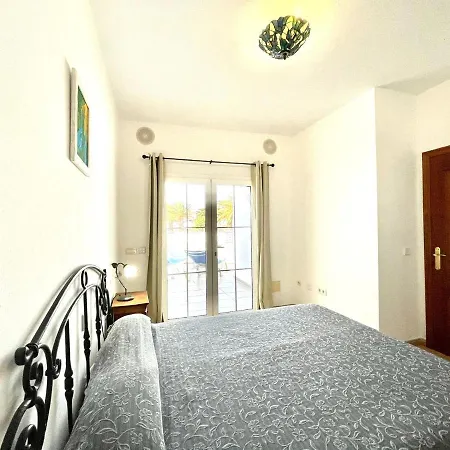 Villa Con Piscina Privada Y Terraza En Lanzarote *